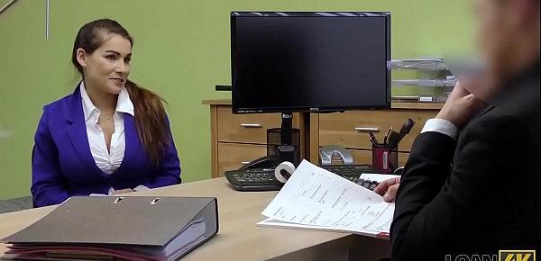 LOAN4K. Fraulein Mischel Lee hat alles Geld fur Brsste ausgegeben und gibt sie jetzt zurück
